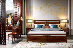 新中式家具風(fēng)格145平的現(xiàn)代風(fēng)，淺色基調(diào)搭配深色家具，就是沉穩(wěn)大氣